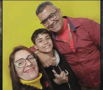 Imagem - Jovem expulso de casa por ser gay vence ação contra os pais e receberá R$ 100 mil em indenização