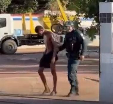 Imagem - Homem é flagrado furtando R$ 600 de padaria durante a madrugada e vai preso
