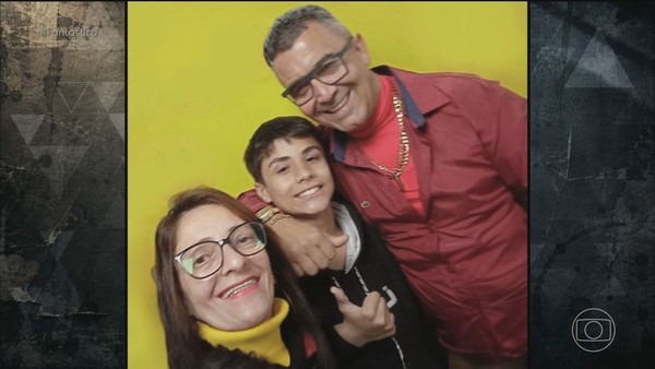 Decisão da Justiça de Santa Catarina reconheceu abandono afetivo, violência psicológica e violação de direitos após rejeição à orientação sexual do filho.

