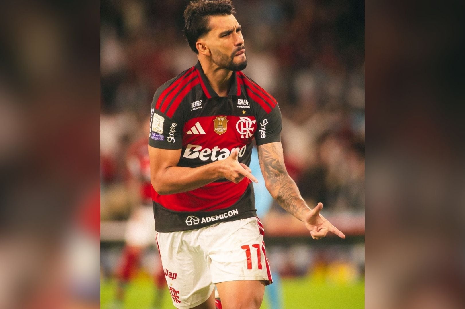 Mengão venceu o Timão e segue na liderança do Brasileirão - 
