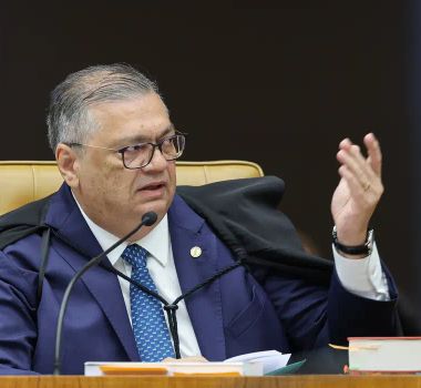 Imagem - Dino e Zanin votam por julgamento simultâneo de Moraes e Mendonça no STF