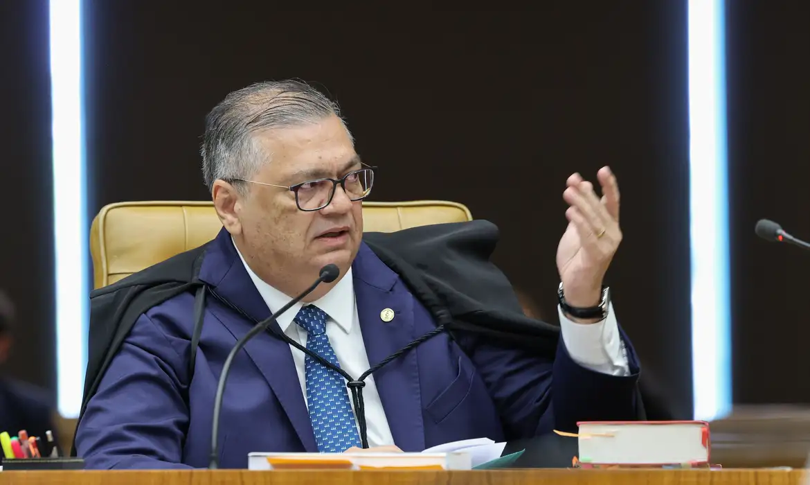 Imagem - Dino e Zanin votam por julgamento simultâneo de Moraes e Mendonça no STF