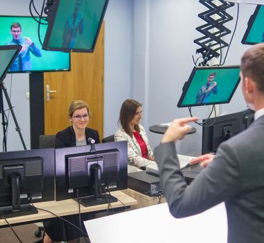 Imagem - Testemunhas de Jeová são pioneiras na produção em idiomas estrangeiros