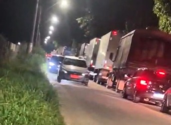 Imagem - Manifestantes interditam estrada da Ceasa durante protesto em Belém