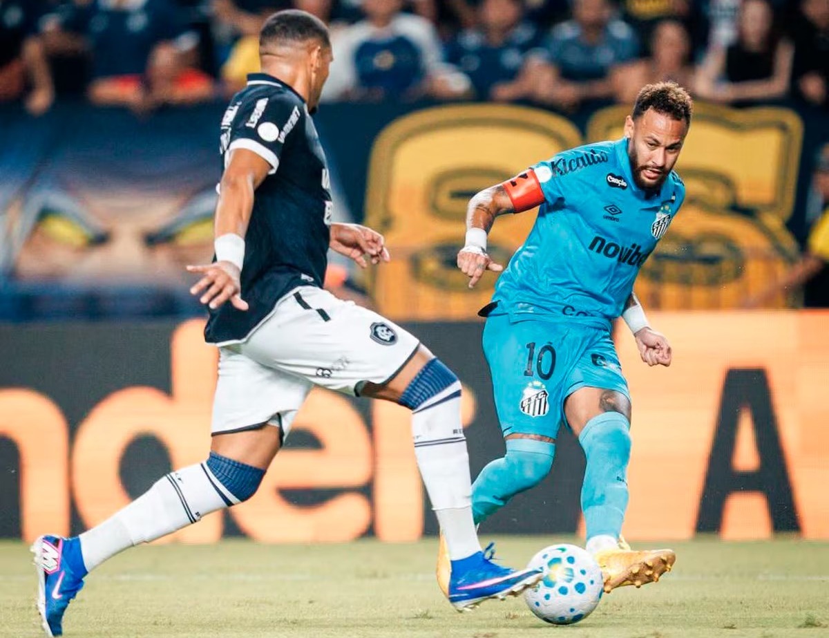 Neymar em ação na vitória sobre o Remo no Mangueirão, pela Copa do Brasil -