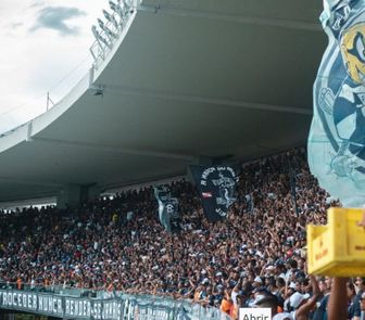 Imagem - Torcidas de Remo e Corinthians invadem sede de organizada do Paysandu em Belém
