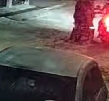 Imagem - Motocicleta é roubada e ação é flagrada por câmeras de segurança no PAAR, em Ananindeua