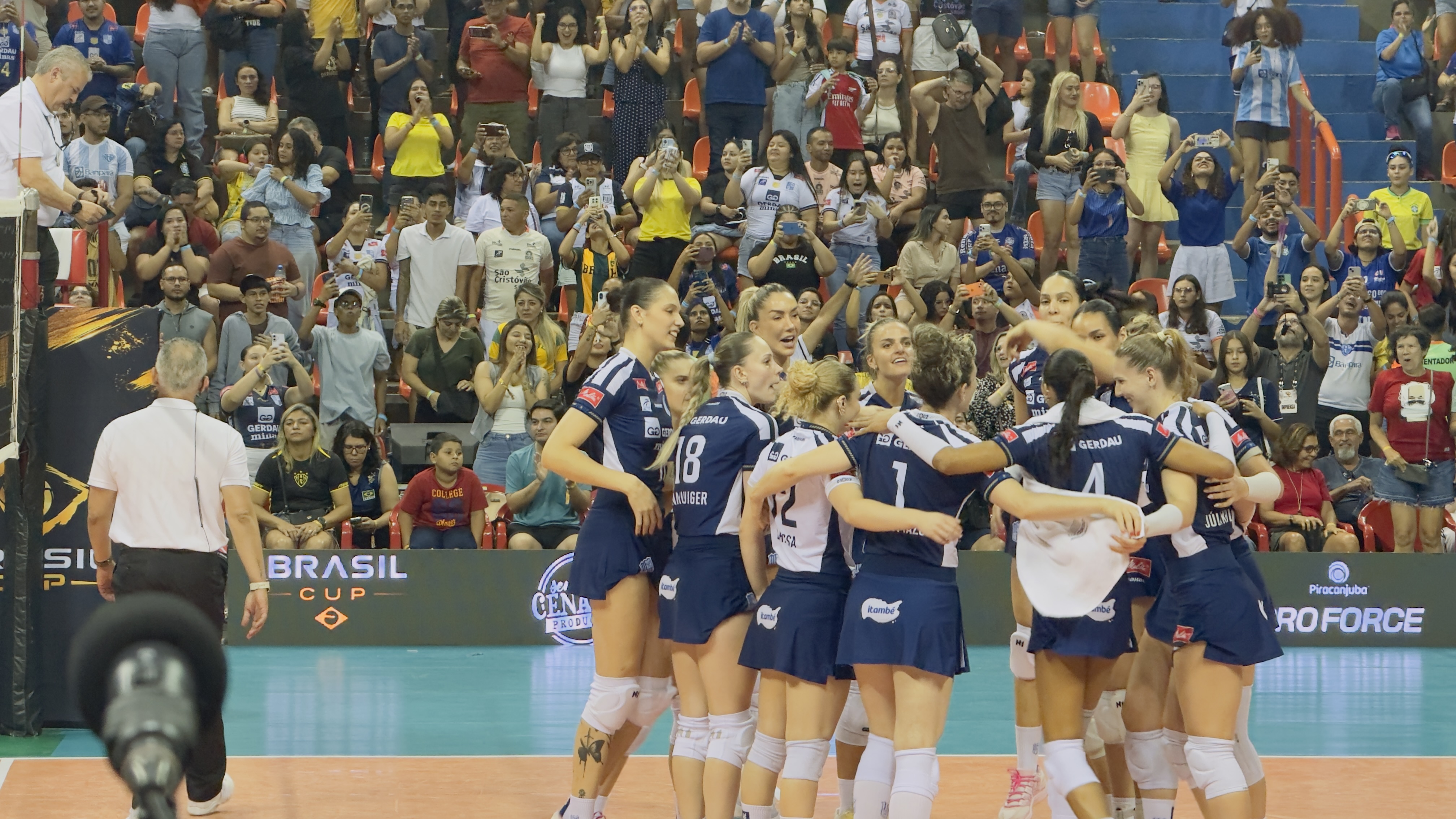 Minas vence o Osasco e é campeão no Brasil Cup de vôlei feminino em Belém -