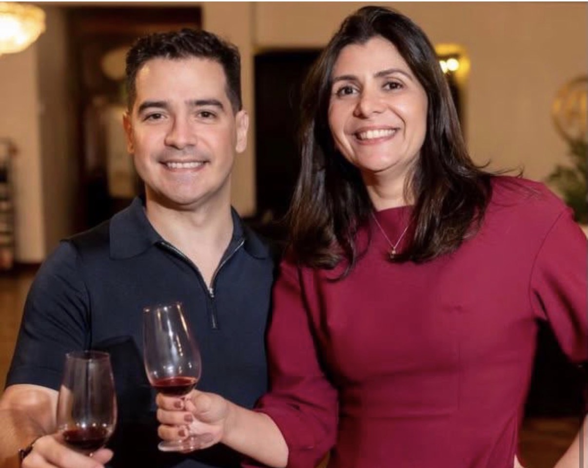 Rodrigo Aguilera e Mayara Hamad 