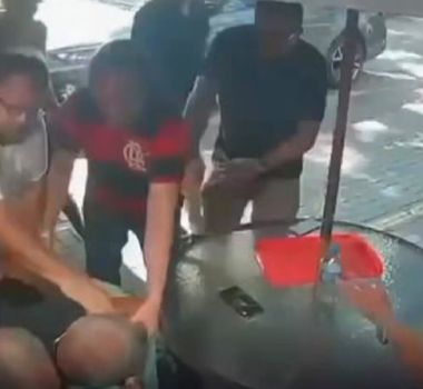 Imagem - Homens trocam agressões em frente a conveniência em Belém