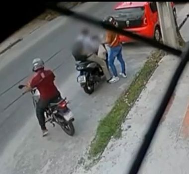 Imagem - Homem é rendido por dupla armada durante assalto no Guamá, em Belém