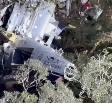 Imagem - Vídeo mostra momento em que bombeiros encontram destroços de aeronave que matou Rick e mais 4