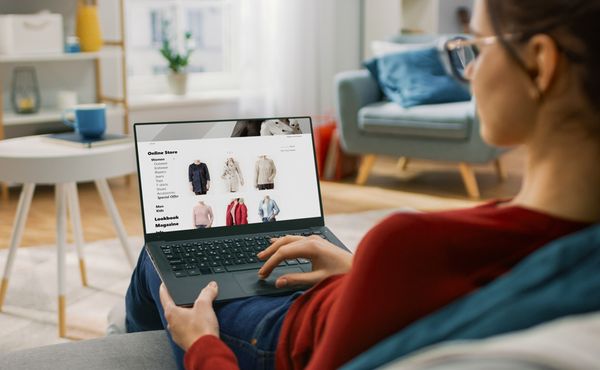 Mês do Cliente: especialista alerta sobre direitos nas compras e cuidados com promoções