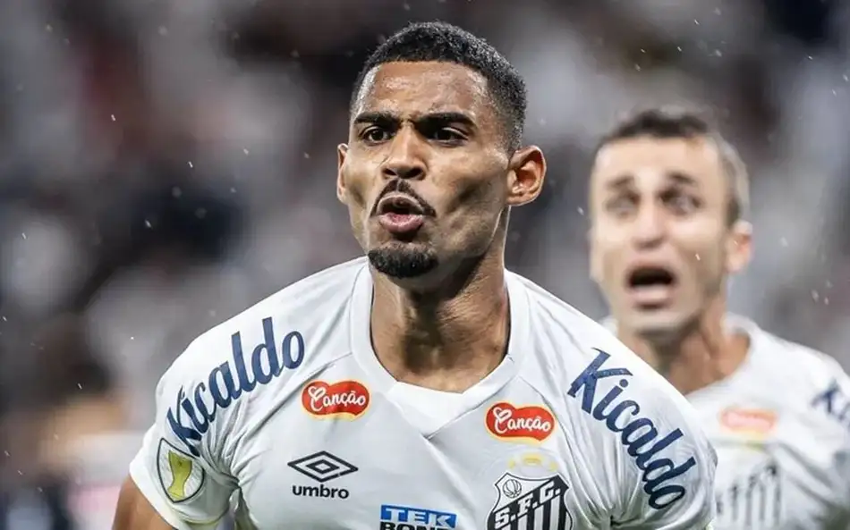 Joaquim em ação pelo Santos -