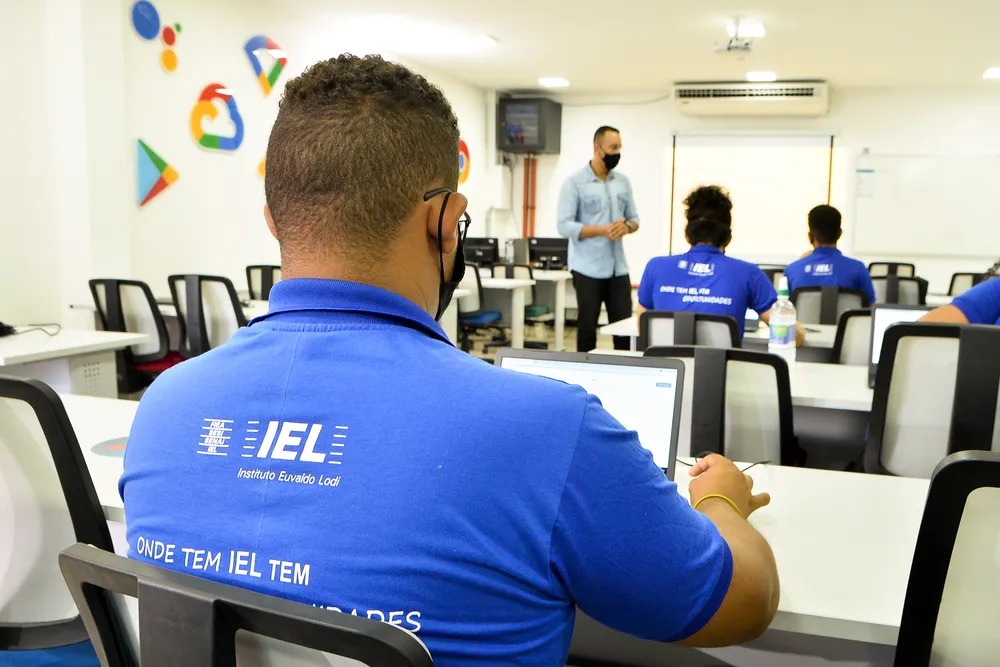 Oportunidades são destinadas a estudantes de graduação e cursos técnicos em diferentes áreas