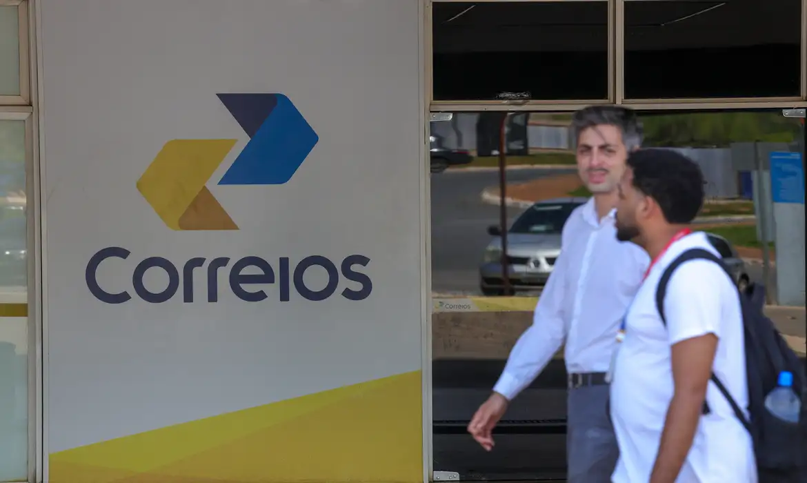 (A decisão foi proferida durante o julgamento dissídio coletivo da greve da categoria.)