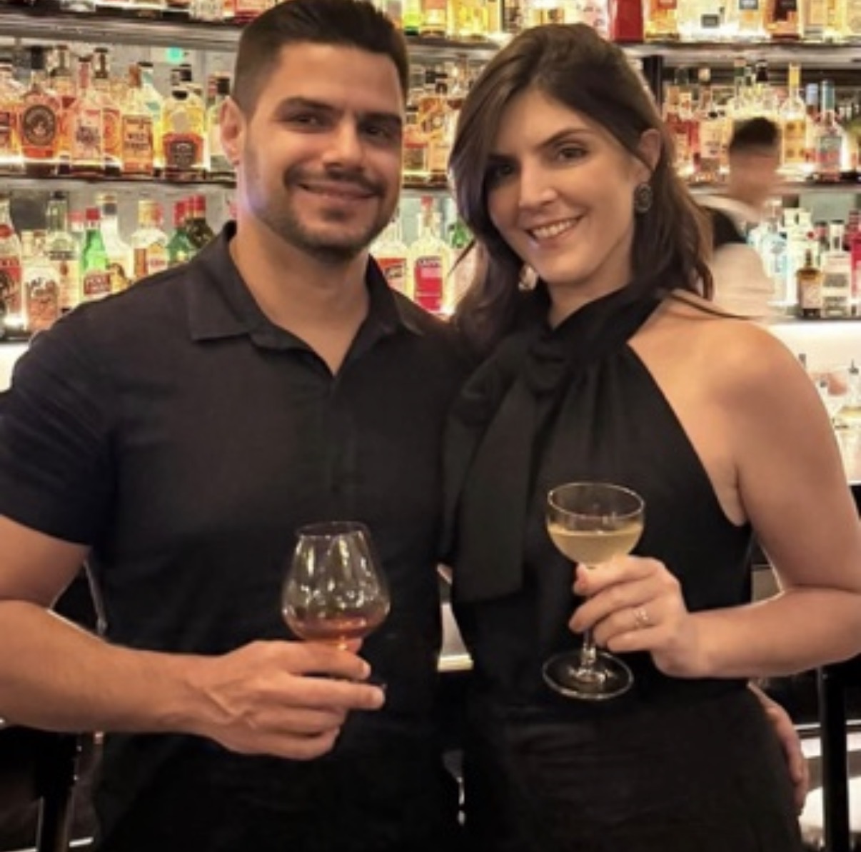 Caio e Raiana Guimarães comemoram Bodas de Aço 
