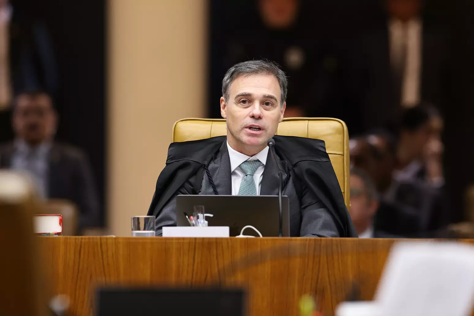 Imagem - Mendonça determina remoção de posts que associam Flávio Bolsonaro a mudança no título de Nossa Senhora Aparecida