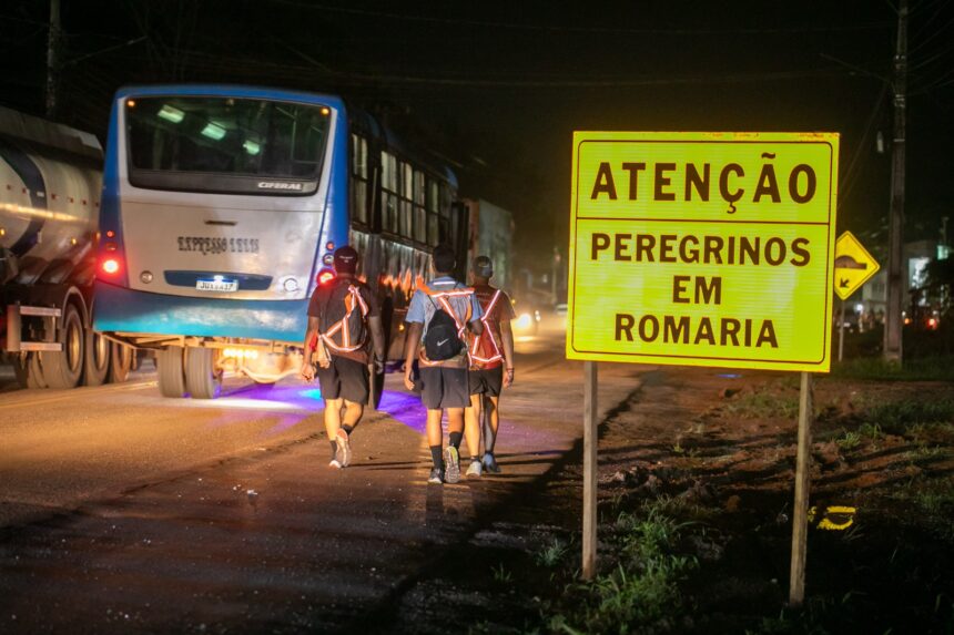 (Os romeiros também receberão orientações sobre medidas de segurança durante as caminhadas e pedaladas.)