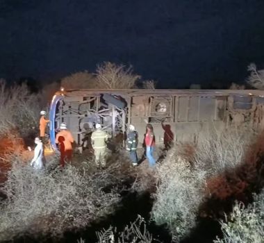 Imagem - Ônibus tomba na Chapada Diamantina e deixa sete mortos na Bahia