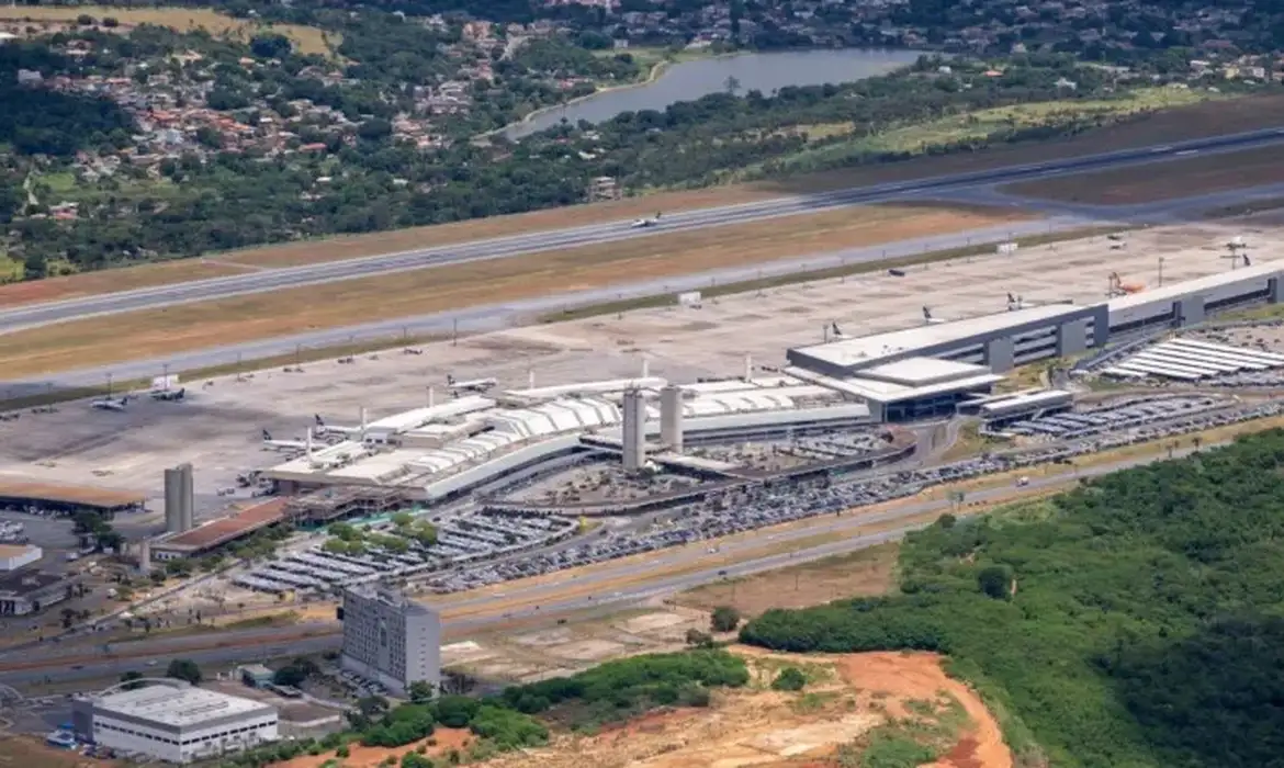 Aeroporto volta a ter sua rotina normal esta tarde -