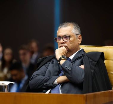 Imagem - Dino derruba decisão que removia posts de fake news sobre Flávio e Nossa Senhora Aparecida
