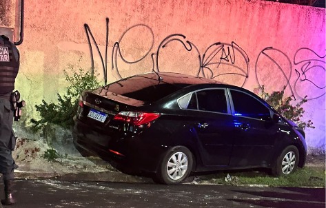 Carro que a vítima foi encontrada 