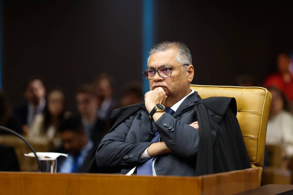 Ministro utilizou postagem de humorista como exemplo para derrubar remoções -