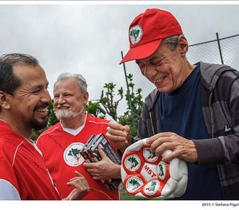 Imagem - Chico Buarque aciona polícia após comentário sugerir matar o cantor em matéria de jornal