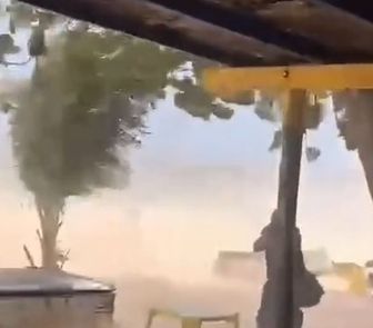 Imagem - Helicóptero do Exército pousa em praia e causa revolta em comerciantes de Outeiro, em Belém