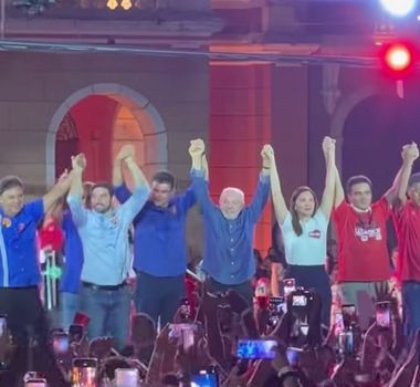 Imagem - Durante comício em Belém, Lula pede aliança para eleger candidatos ao Senado pelo Pará