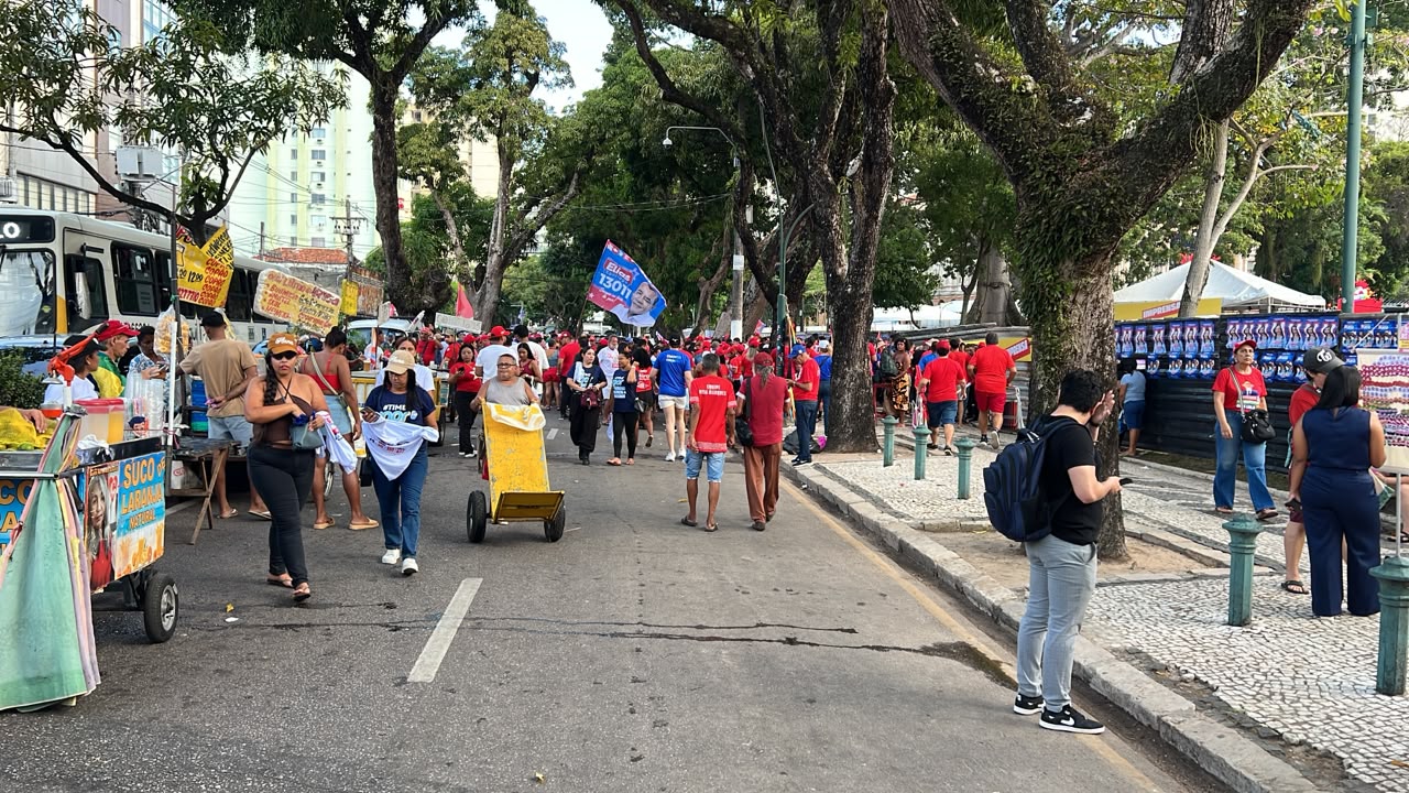 Comício de Lula altera trânsito no entorno da Praça da República.