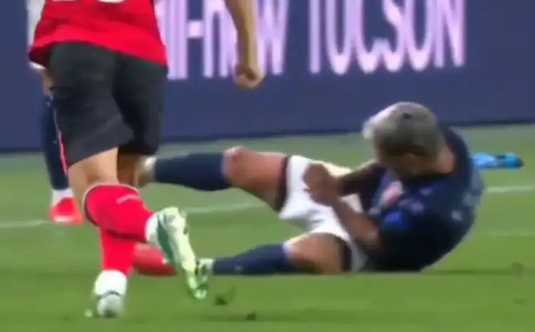 Meia do Flamengo se machucou durante amistoso do Uruguai contra a Coreia do Sul e voltará ao Brasil para passar por nova avaliação antes do procedimento.