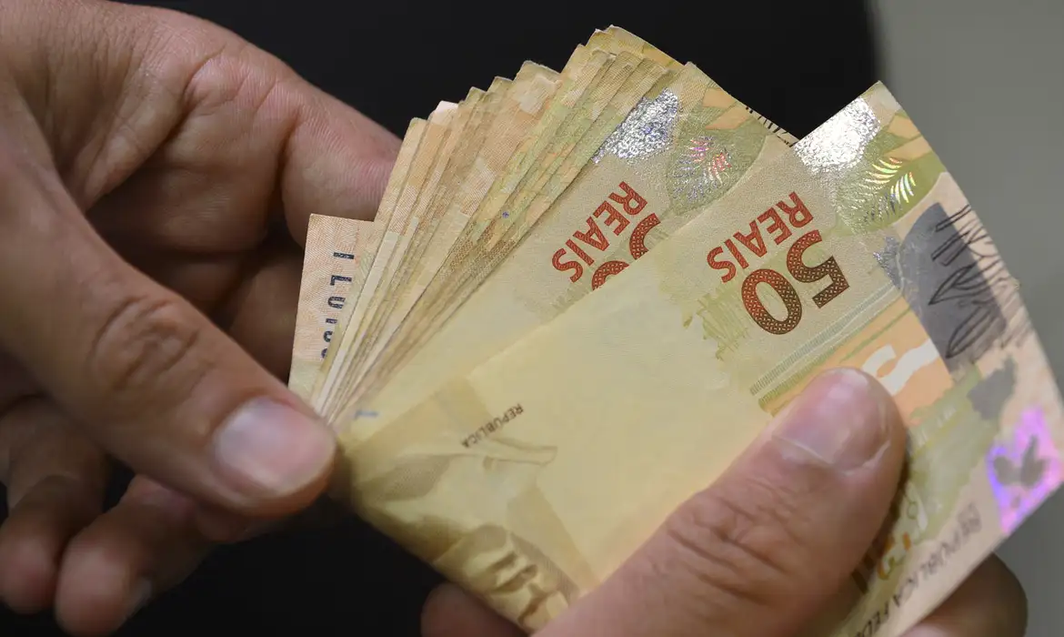 Saiba como o governo vai comprar dívidas e dar até 90% de desconto para negativados