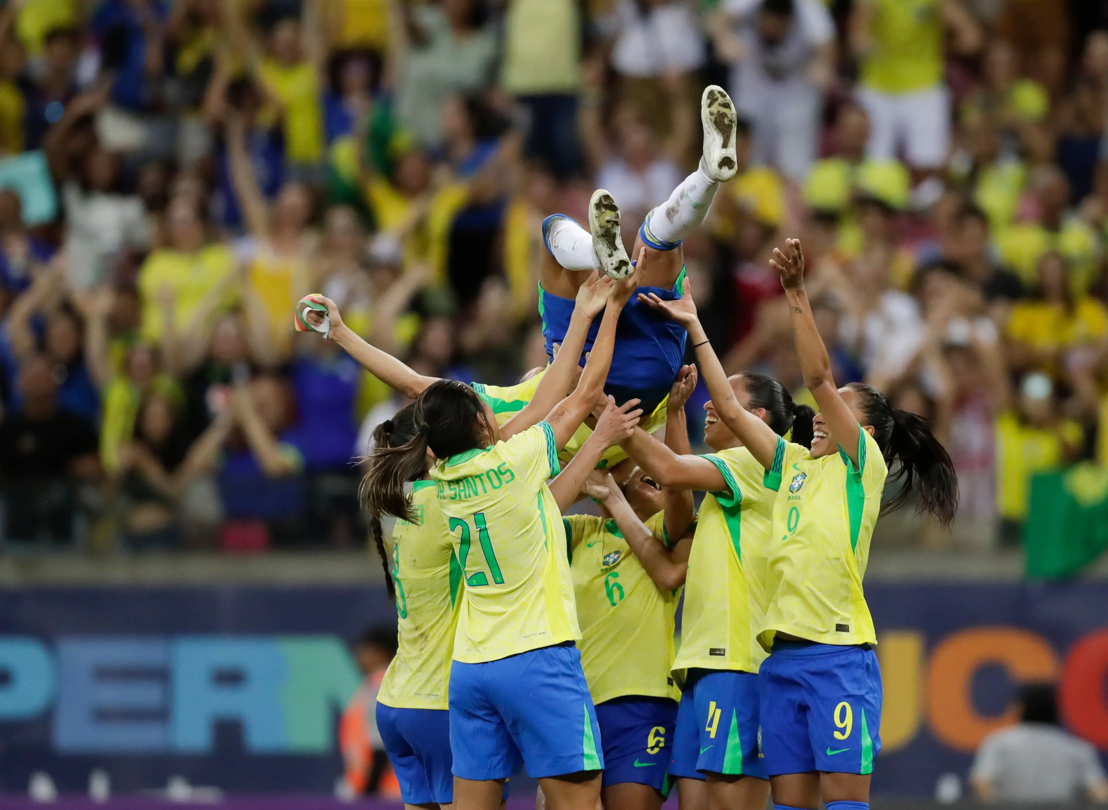 Seleção Feminina em amistoso contra a Jamaica, na Arena Pernambuco.