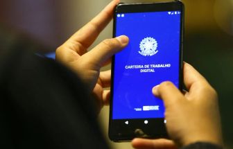 Brasil cria 165.827 empregos formais em agosto, acima das projeções