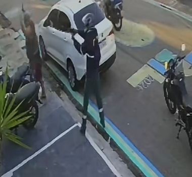 Imagem - Vídeo: Criminosos usam uniforme de empresa como disfarce durante assalto no Telégrafo