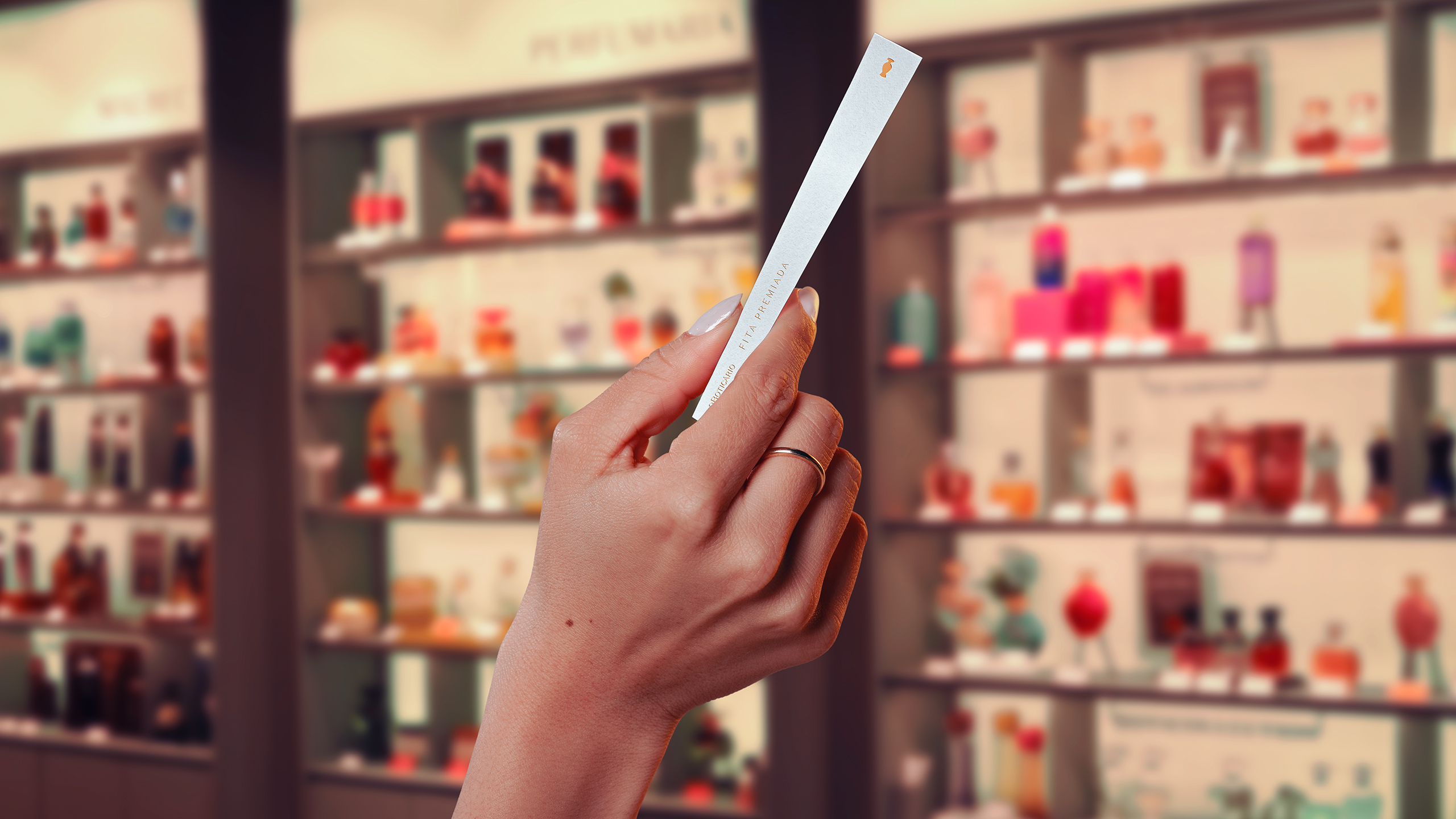 Empresa de cosméticos apresenta campanha inédita com fitas olfativas que revelam prêmios - 