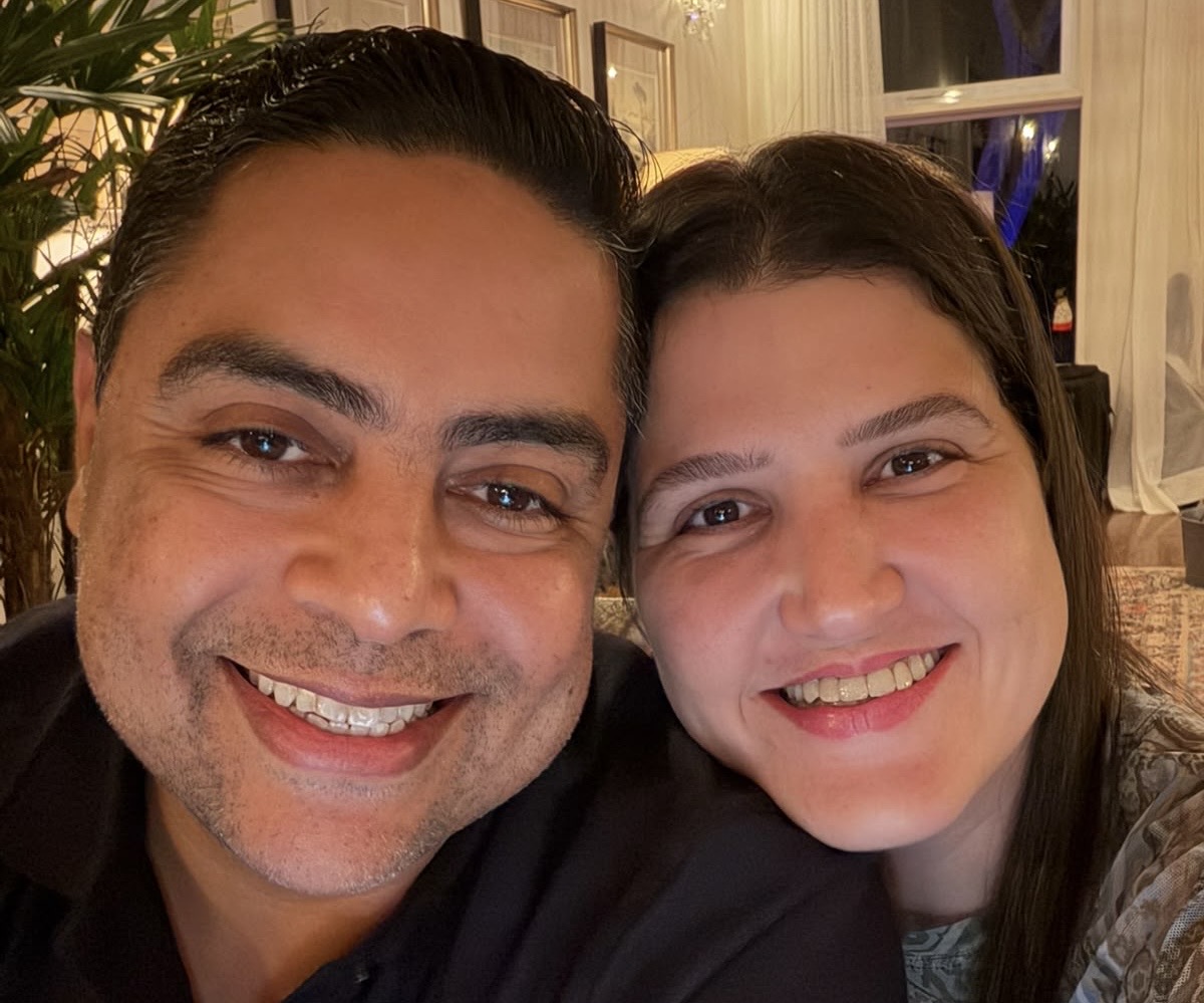 Patrícia Mendonça, com o marido, Rogério Carneiro, uma das arquitetas homenageadas com o Prêmio “Brasilidade”, do Grupo Único 