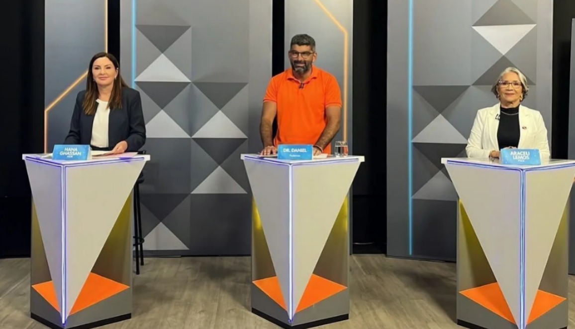 Hana Ghassan (MDB), Dr. Daniel (Podemos) e Araceli Lemos (PSOL) durante debate no Pará  •