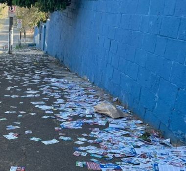 Imagem - MPE proíbe descarte de "santinhos" perto dos locais de votação na 84ª Zona Eleitoral