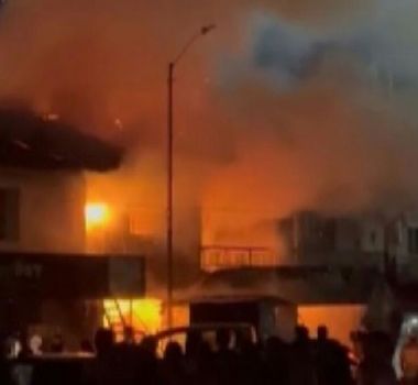 Imagem - Incêndio destrói complexo de lojas em distrito de Tomé-Açu, no Pará