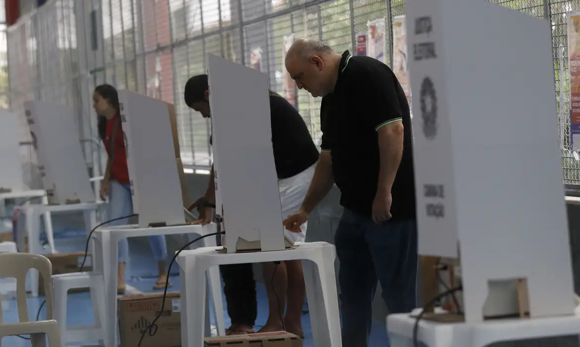 Guia prático da urna: o que pode e o que não pode fazer no dia da votação