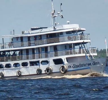 Imagem - Navio com destino a Manaus encalha próximo de Almeirim, no Pará
