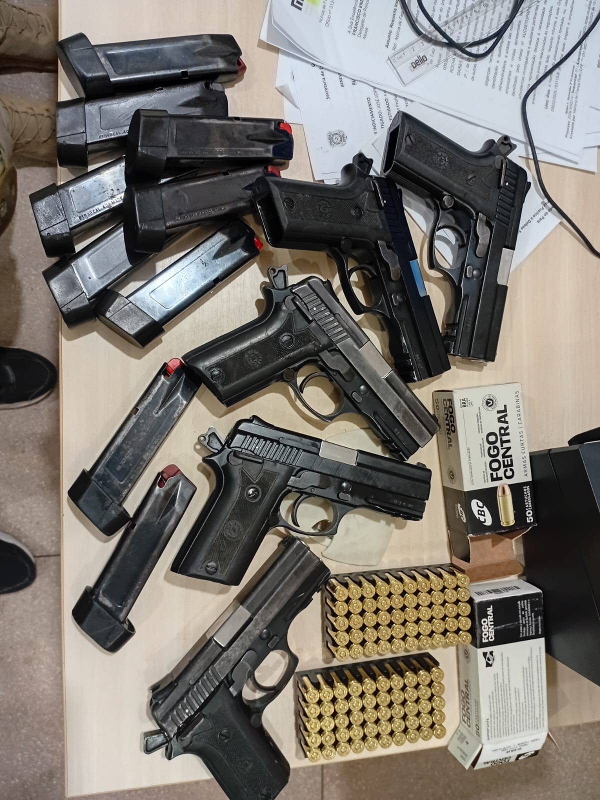 Passageiro é preso com cinco pistolas e 100 munições dentro de ônibus na Grande Belém