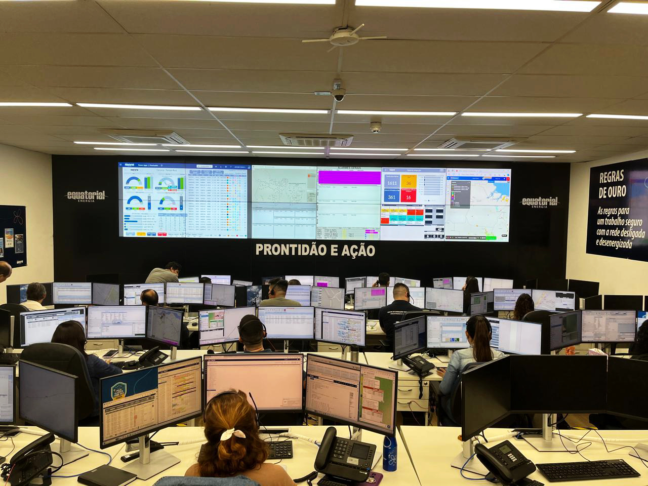 Sala de monitoramento de ocorrências da concessionária de energia elétrica do Pará