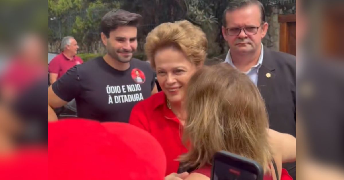 A presidente do Banco do BRICS e ex-presidente da República, Dilma Rousseff (PT), chegando para votar em BH.