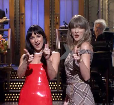 Imagem - Taylor Swift interrompe Dakota Johnson no SNL e brinca: “Minha terapeuta”