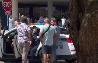 Brasileiro é preso após se passar por agente do ICE em local de votação nos EUA