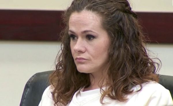 Mulher que sobreviveu a duas doses de injeção letal acorda nos EUA